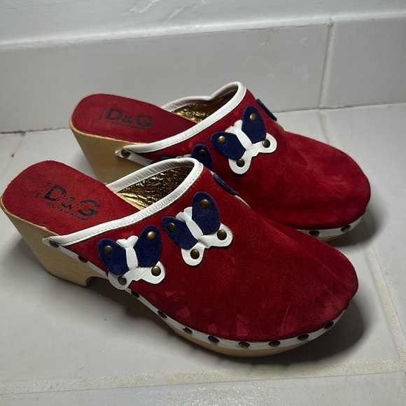 Dolce & Gabbana Red Suede Butterfly Wooden Heel Platform Clogs Women’s Size 35 - Picture 1 of 11